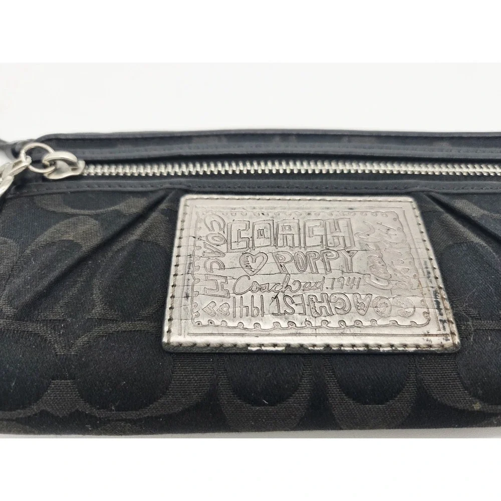 Coach Poppy Jacquard Black Signature Wristlet Wallet Silver Patch 4